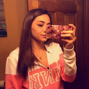 Meet your Posher, Kayla